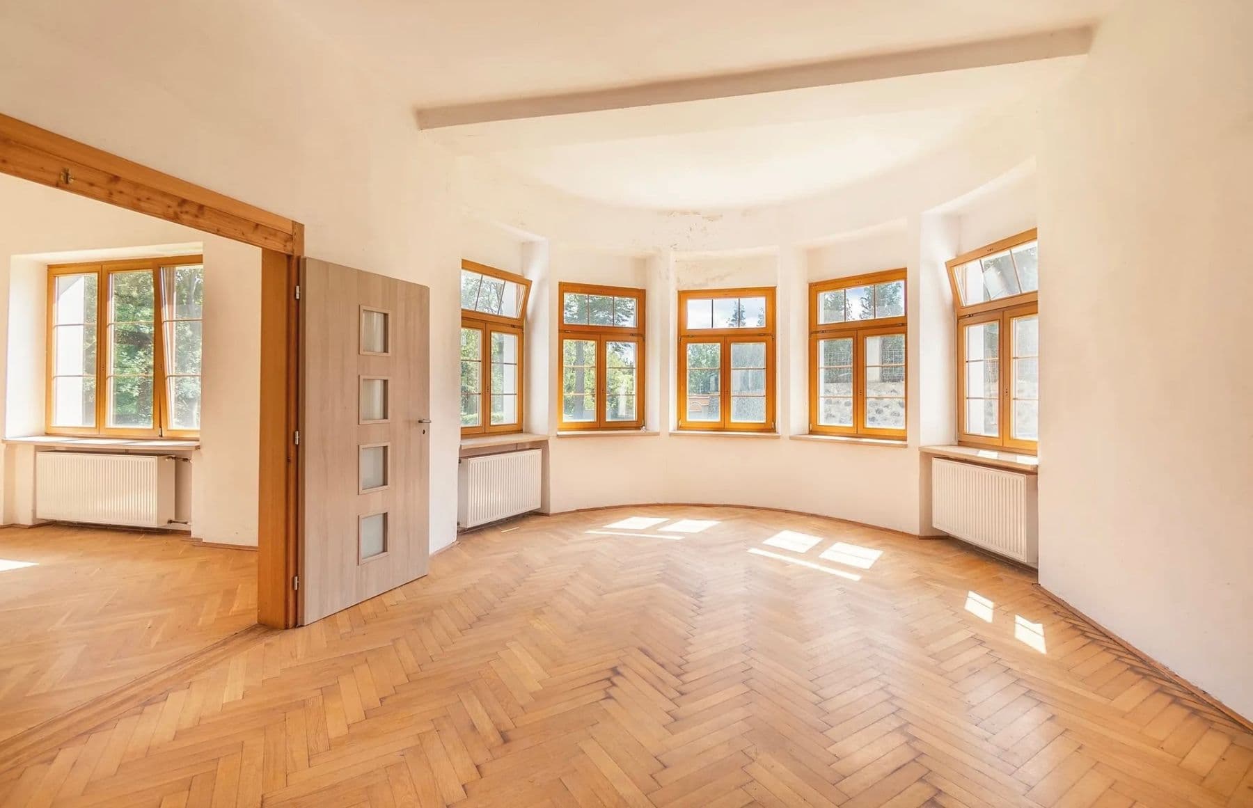 Prodej domu 450 m², pozemek 2.441 m², Elišky Krásnohorské, Ústí nad Labem, Ústecký kraj Prodej domu 450 m², pozemek 2.441 m², Elišky Krásnohorské, Ústí nad Labem, Ústecký kraj