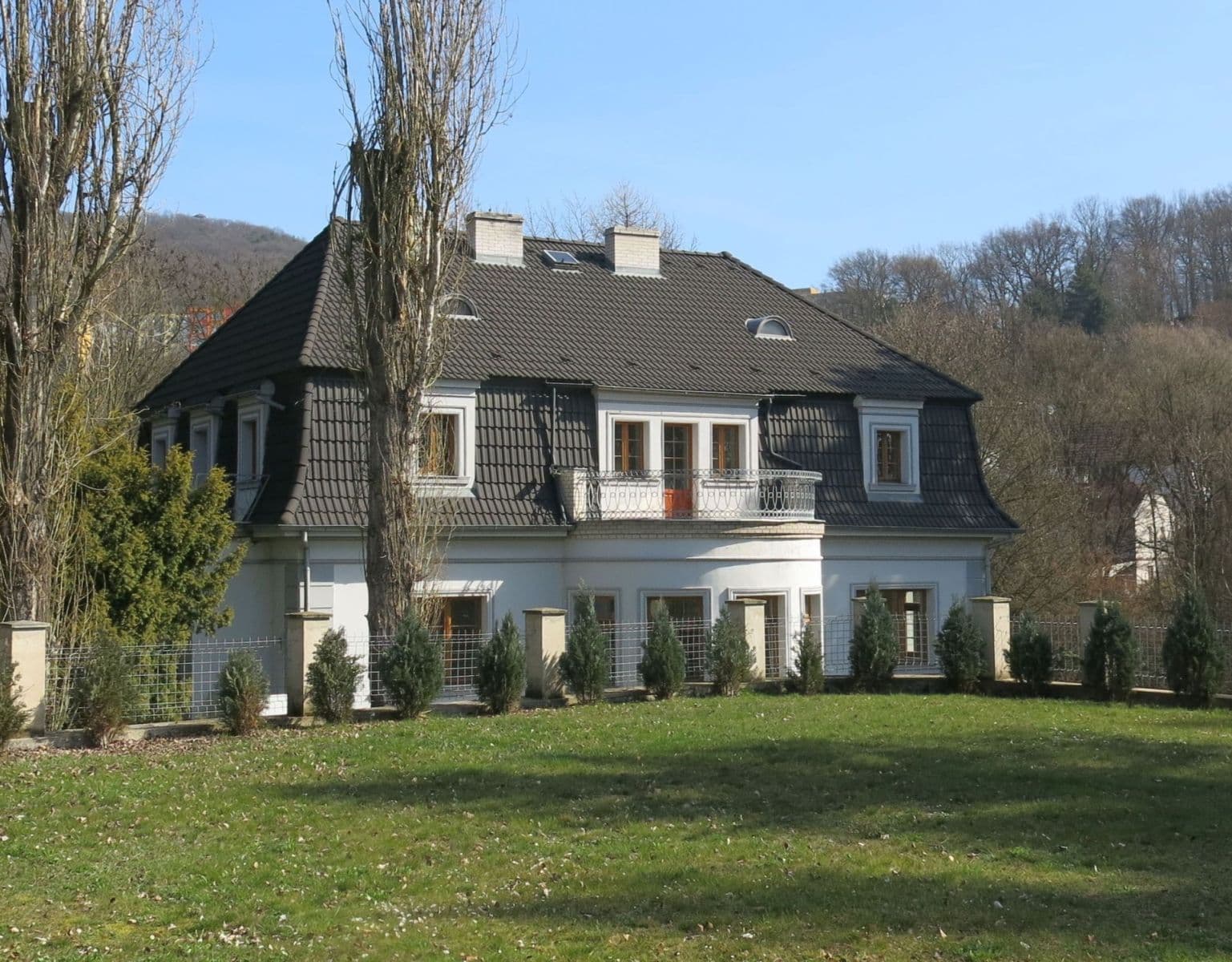 Prodej domu 450 m², pozemek 2.441 m², Elišky Krásnohorské, Ústí nad Labem, Ústecký kraj Prodej domu 450 m², pozemek 2.441 m², Elišky Krásnohorské, Ústí nad Labem, Ústecký kraj