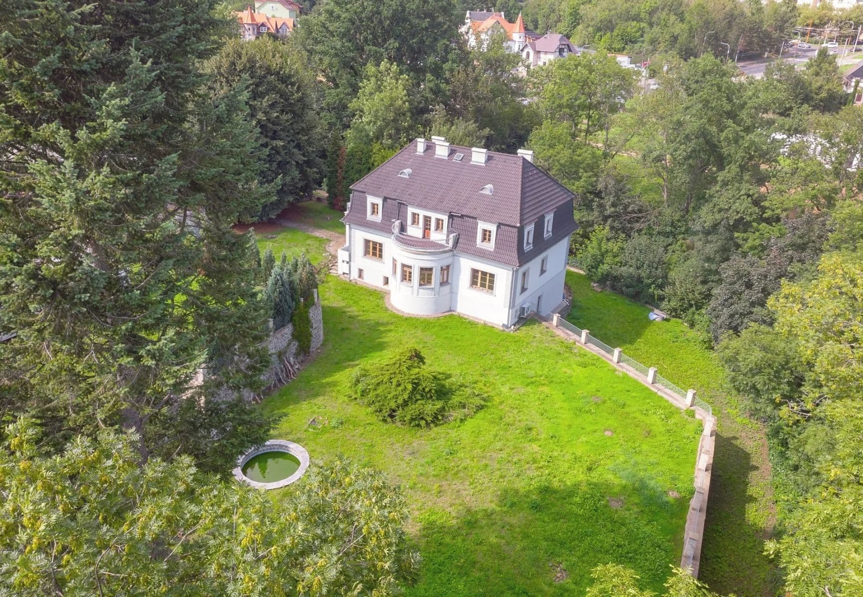Prodej domu 450 m², pozemek 2.441 m², Elišky Krásnohorské, Ústí nad Labem, Ústecký kraj Prodej domu 450 m², pozemek 2.441 m², Elišky Krásnohorské, Ústí nad Labem, Ústecký kraj