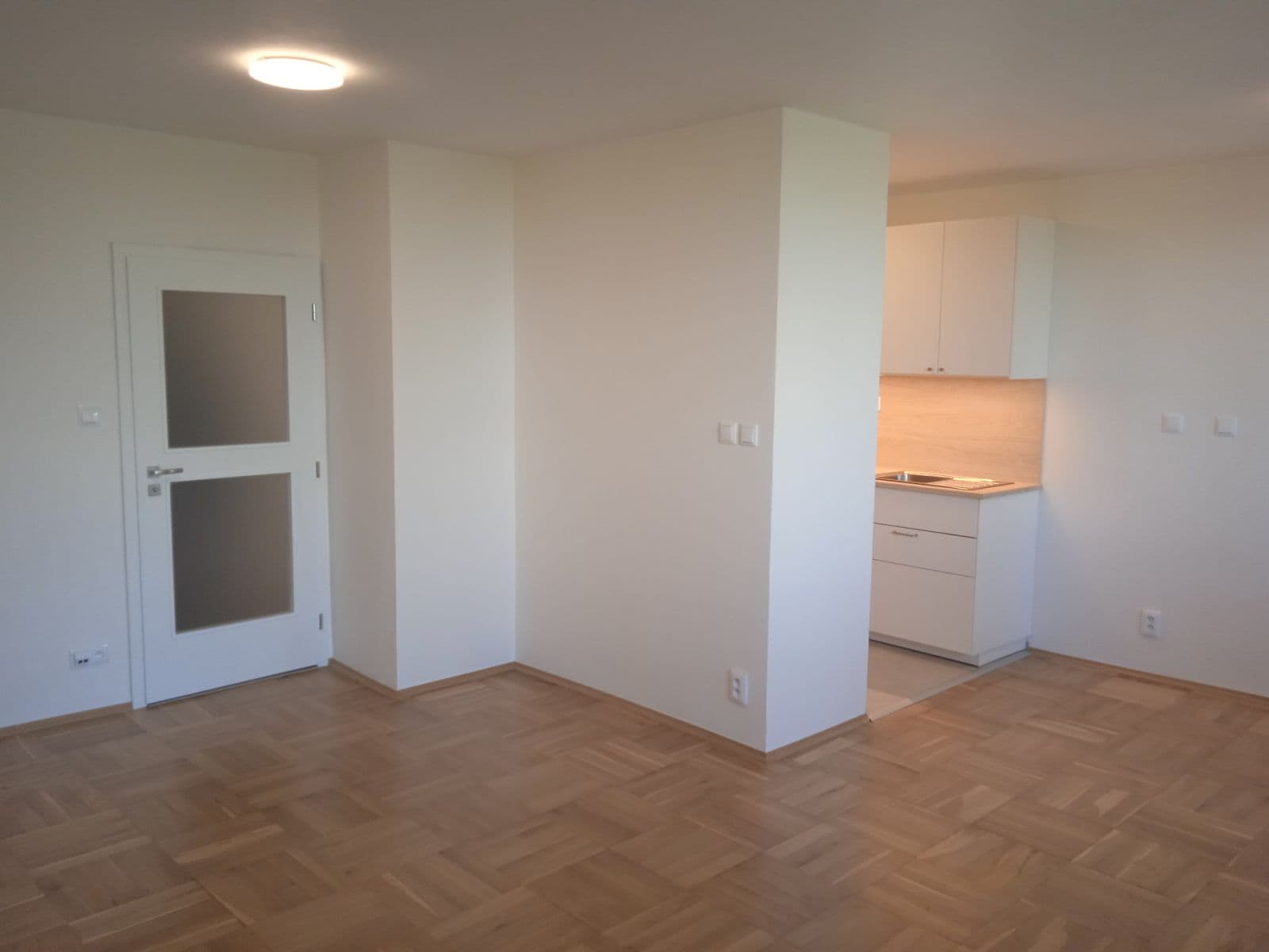 Pronájem bytu 3+1 77 m², Od Vysoké, Praha, Praha Pronájem bytu 3+1 77 m², Od Vysoké, Praha, Praha