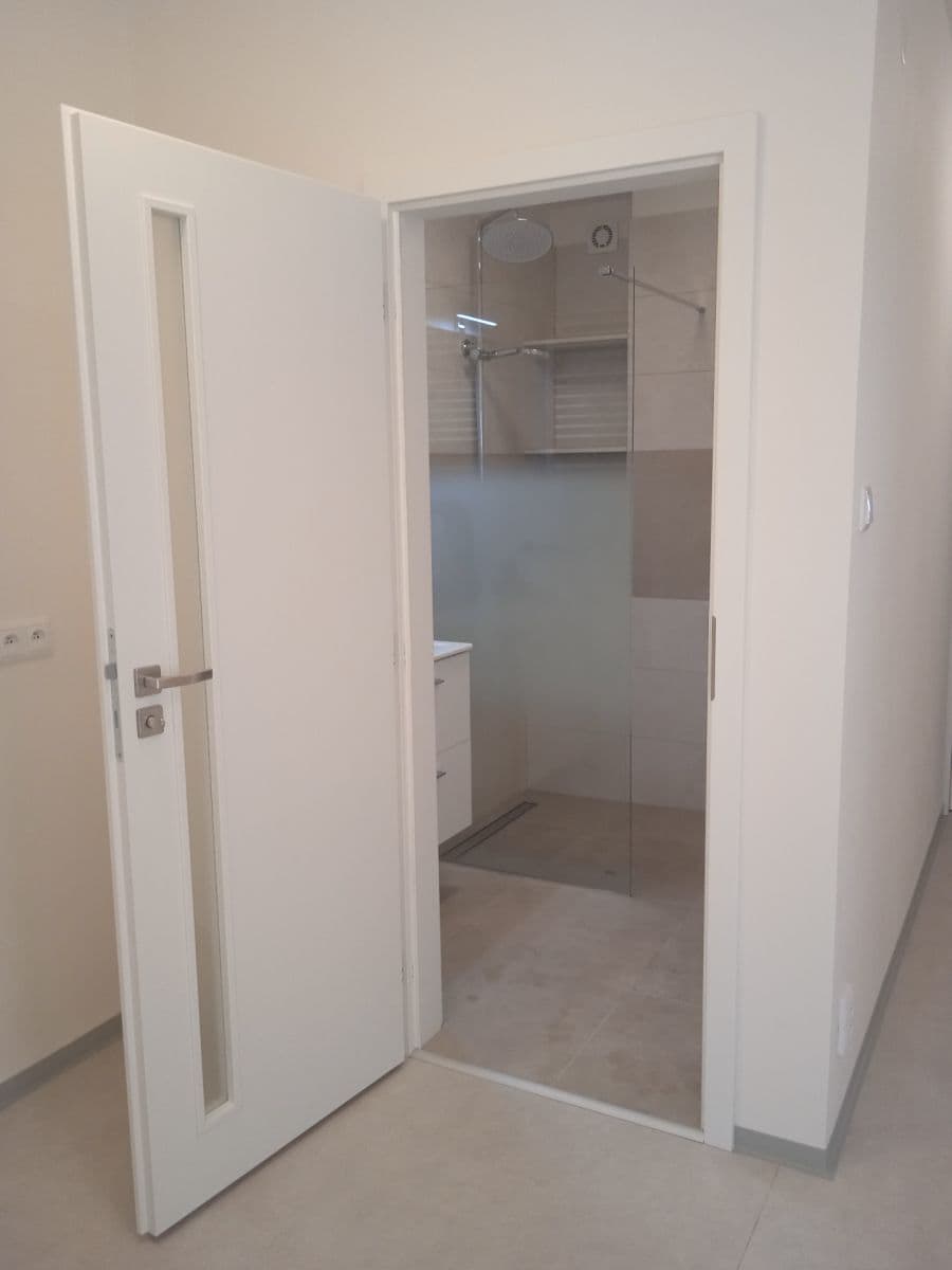 Pronájem bytu 3+1 77 m², Od Vysoké, Praha, Praha Pronájem bytu 3+1 77 m², Od Vysoké, Praha, Praha