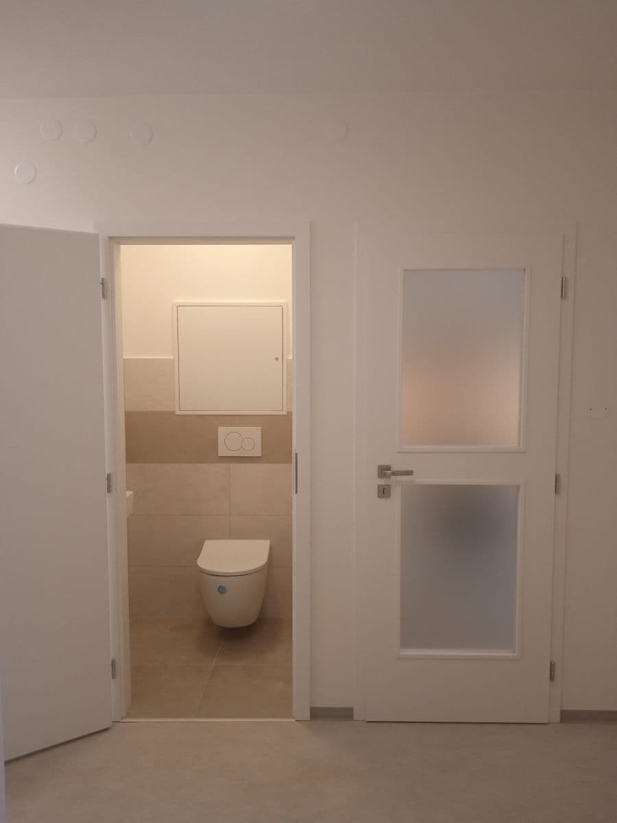 Pronájem bytu 3+1 77 m², Od Vysoké, Praha, Praha Pronájem bytu 3+1 77 m², Od Vysoké, Praha, Praha