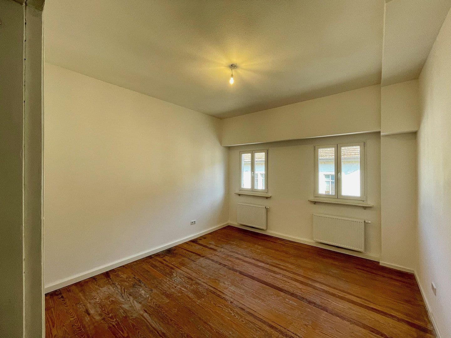 Prodej domu 220 m², pozemek 300 m², Talstr. 71, Frankeneck, Porýní-Falc Prodej domu 220 m², pozemek 300 m², Talstr. 71, Frankeneck, Porýní-Falc
