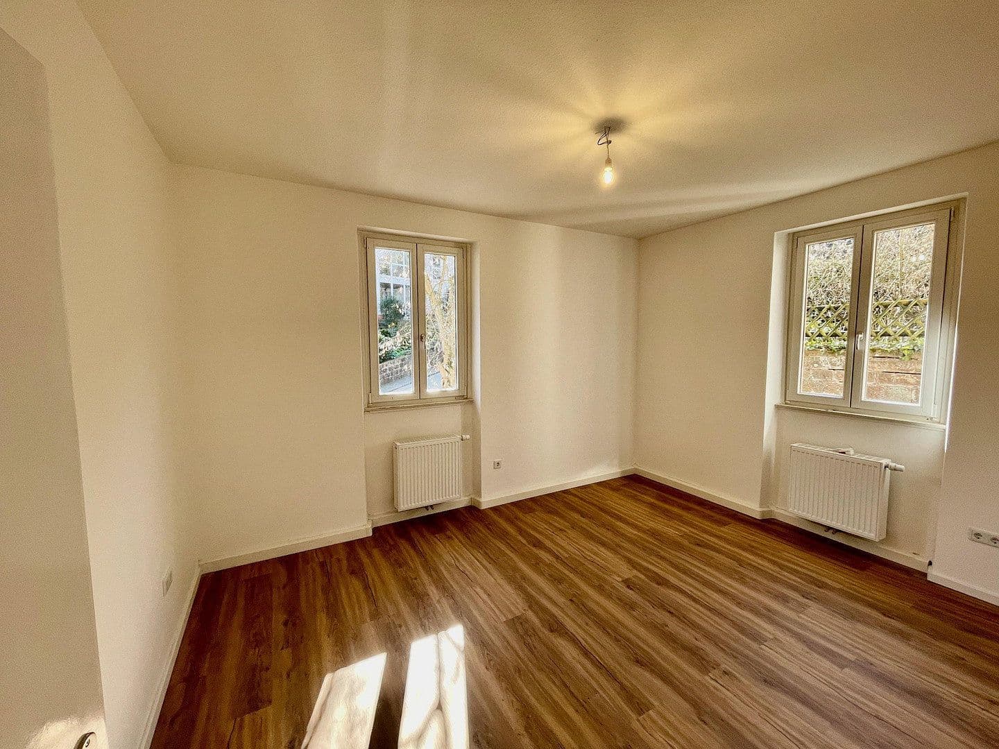 Prodej domu 220 m², pozemek 300 m², Talstr. 71, Frankeneck, Porýní-Falc Prodej domu 220 m², pozemek 300 m², Talstr. 71, Frankeneck, Porýní-Falc