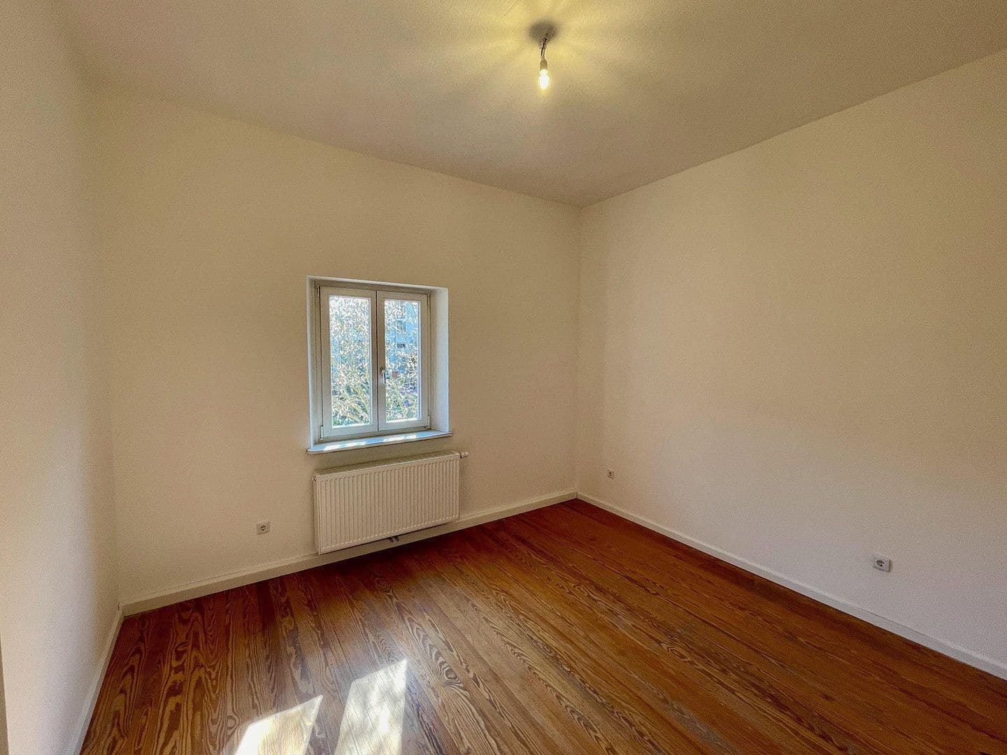 Prodej domu 220 m², pozemek 300 m², Talstr. 71, Frankeneck, Porýní-Falc Prodej domu 220 m², pozemek 300 m², Talstr. 71, Frankeneck, Porýní-Falc