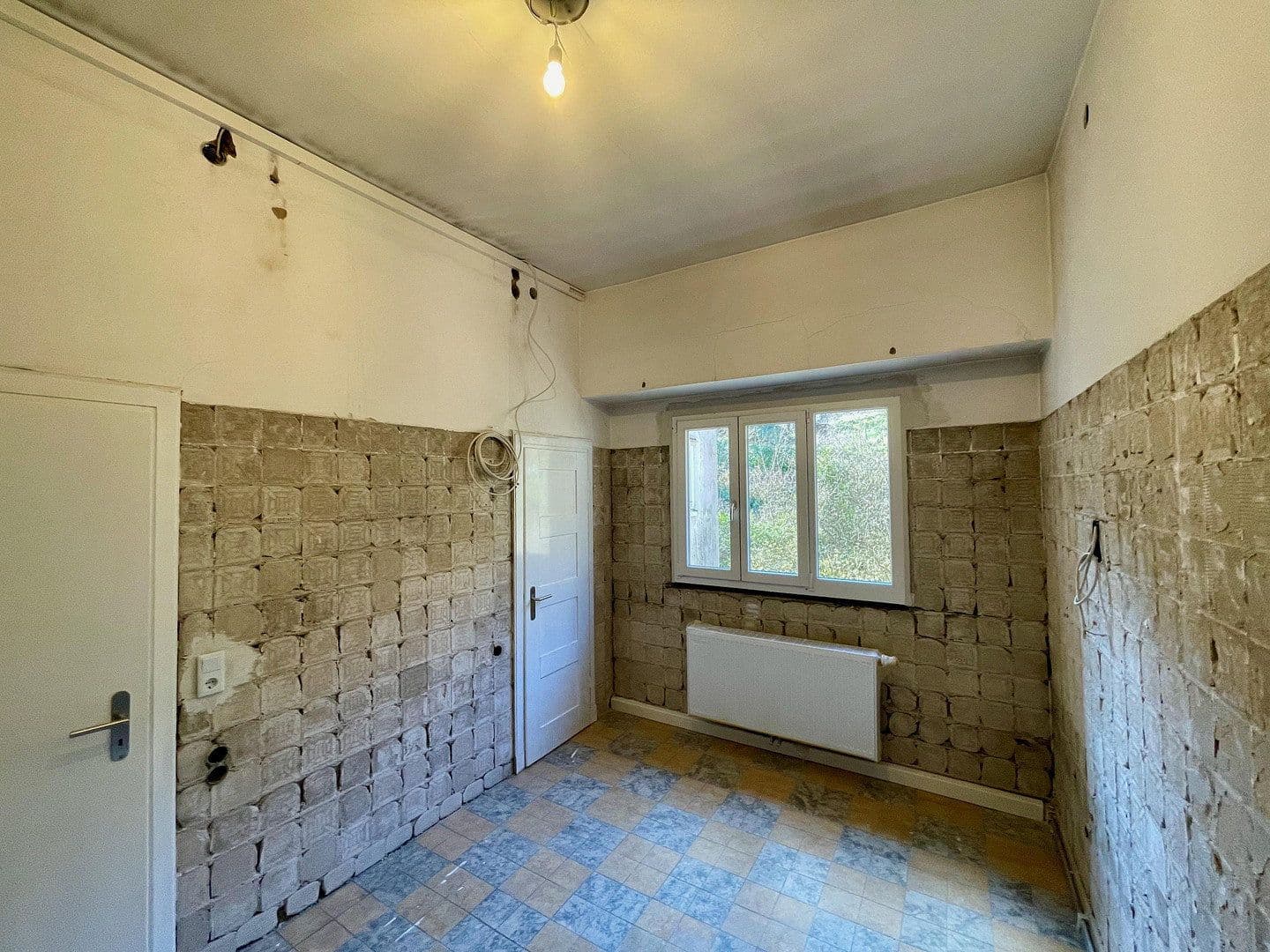 Prodej domu 220 m², pozemek 300 m², Talstr. 71, Frankeneck, Porýní-Falc Prodej domu 220 m², pozemek 300 m², Talstr. 71, Frankeneck, Porýní-Falc
