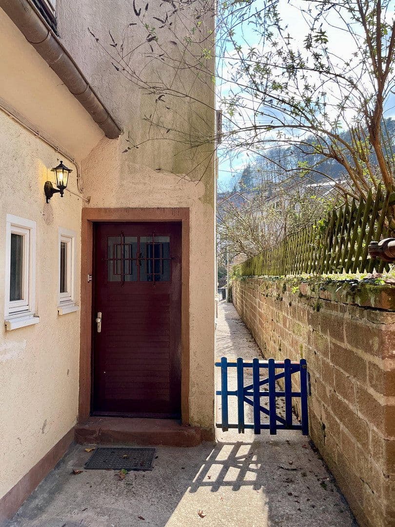 Prodej bytu 5+1 140 m², Talstr. 71, Frankeneck, Porýní-Falc Prodej bytu 5+1 140 m², Talstr. 71, Frankeneck, Porýní-Falc