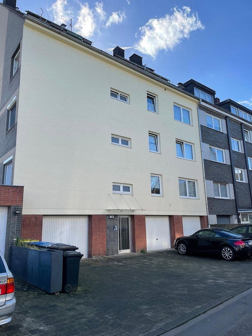 Pronájem bytu 3+1 72 m², Isolanistrasse 18, Köln, Severní Porýní-Vestfálsko Pronájem bytu 3+1 72 m², Isolanistrasse 18, Köln, Severní Porýní-Vestfálsko