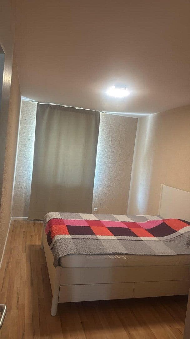 Pronájem bytu 3+1 72 m², Isolanistrasse 18, Köln, Severní Porýní-Vestfálsko Pronájem bytu 3+1 72 m², Isolanistrasse 18, Köln, Severní Porýní-Vestfálsko