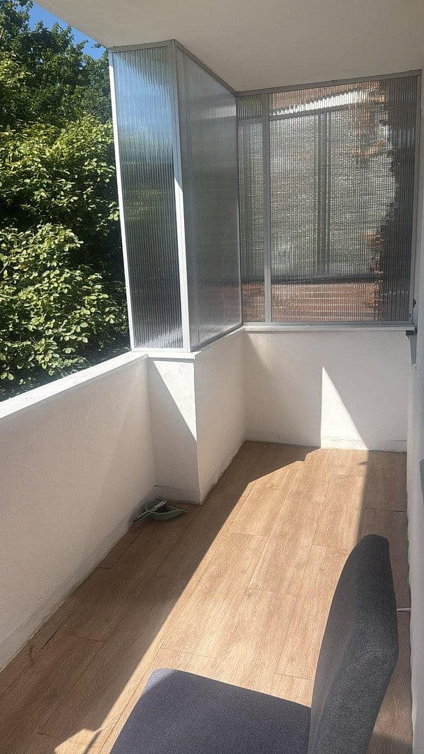Pronájem bytu 3+1 72 m², Isolanistrasse 18, Köln, Severní Porýní-Vestfálsko Pronájem bytu 3+1 72 m², Isolanistrasse 18, Köln, Severní Porýní-Vestfálsko