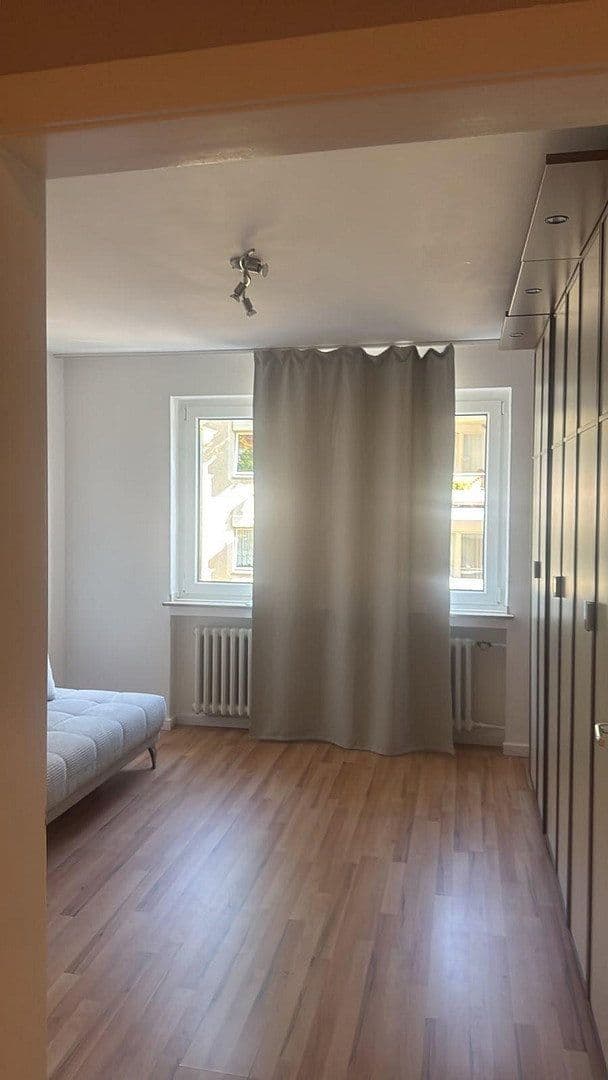 Pronájem bytu 3+1 72 m², Isolanistrasse 18, Köln, Severní Porýní-Vestfálsko Pronájem bytu 3+1 72 m², Isolanistrasse 18, Köln, Severní Porýní-Vestfálsko