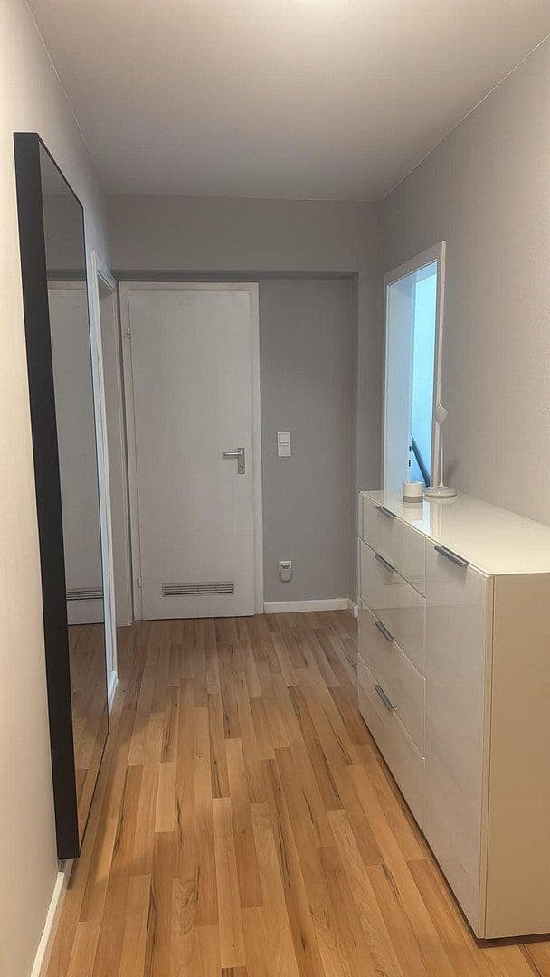 Pronájem bytu 3+1 72 m², Isolanistrasse 18, Köln, Severní Porýní-Vestfálsko Pronájem bytu 3+1 72 m², Isolanistrasse 18, Köln, Severní Porýní-Vestfálsko