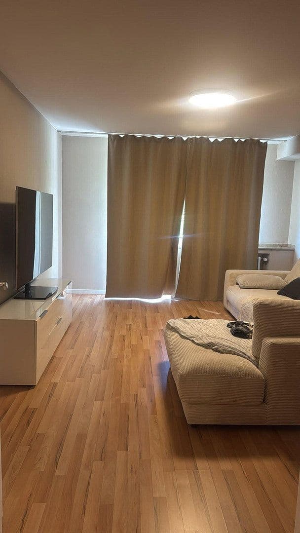 Pronájem bytu 3+1 72 m², Isolanistrasse 18, Köln, Severní Porýní-Vestfálsko Pronájem bytu 3+1 72 m², Isolanistrasse 18, Köln, Severní Porýní-Vestfálsko