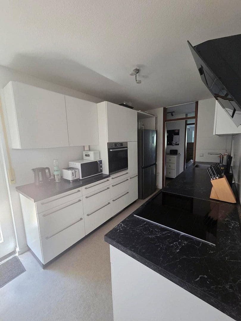Pronájem bytu 4+1 117 m², Danziger-Straße 40, Tübingen, Bádensko-Württembersko Pronájem bytu 4+1 117 m², Danziger-Straße 40, Tübingen, Bádensko-Württembersko