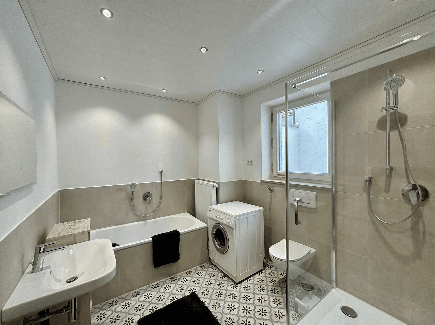 Pronájem bytu 113 m², Predigerberg 14, Augsburg, Bavorsko Pronájem bytu 113 m², Predigerberg 14, Augsburg, Bavorsko