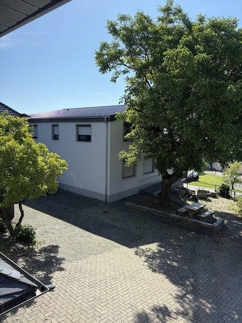 Pronájem bytu 3+1 85 m², Oberlauch, Porýní-Falc Pronájem bytu 3+1 85 m², Oberlauch, Porýní-Falc