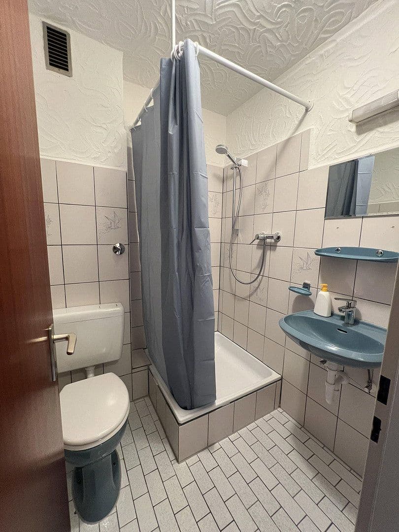 Pronájem bytu 1+1 26 m², Oberhausen, Severní Porýní-Vestfálsko Pronájem bytu 1+1 26 m², Oberhausen, Severní Porýní-Vestfálsko