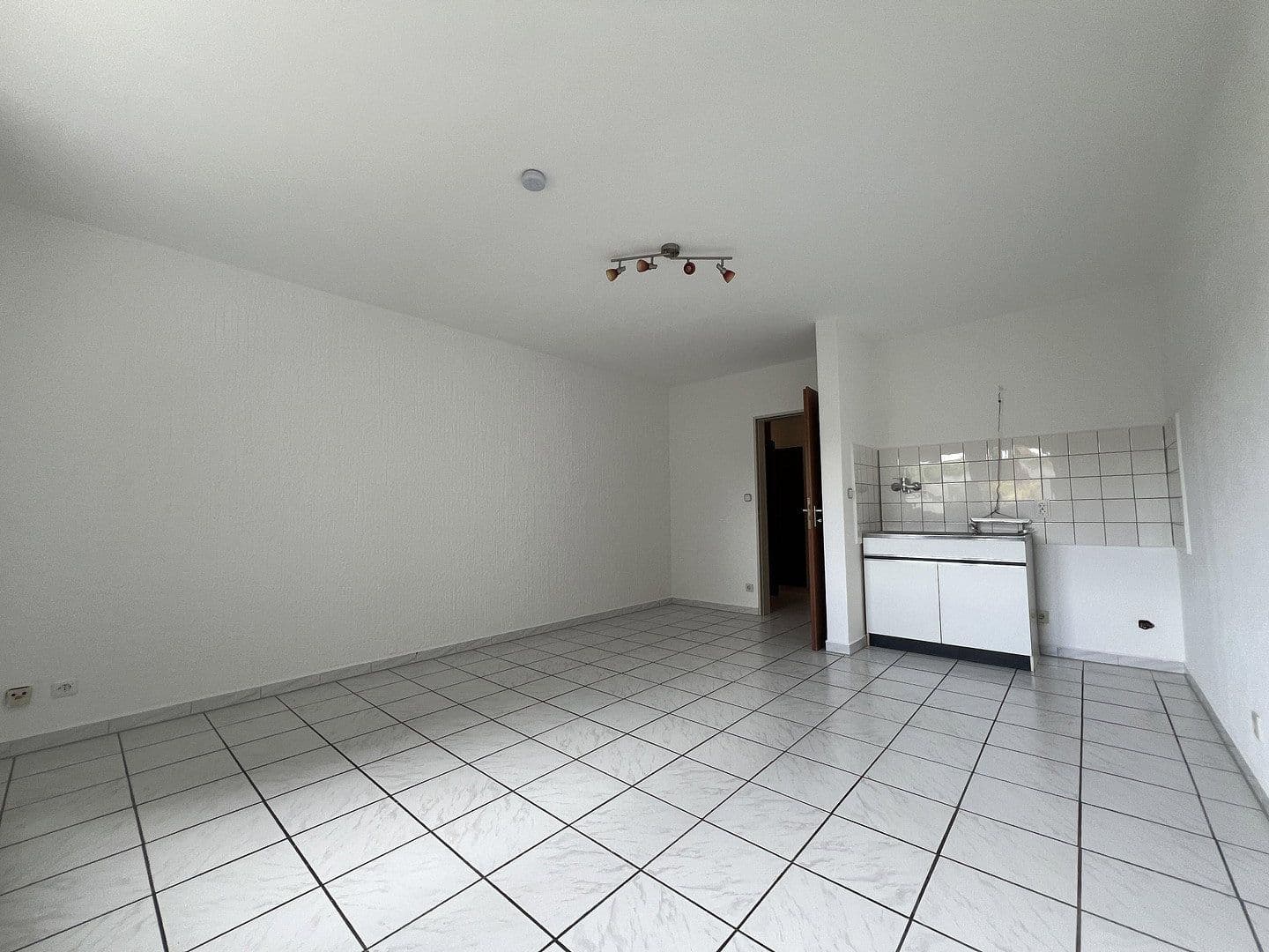 Pronájem bytu 1+1 26 m², Oberhausen, Severní Porýní-Vestfálsko Pronájem bytu 1+1 26 m², Oberhausen, Severní Porýní-Vestfálsko