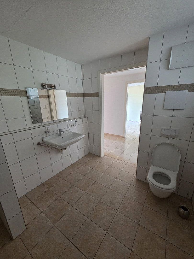 Pronájem bytu 2+kk 63 m², Nürtingerstr. 1, Nürtingen, Bádensko-Württembersko Pronájem bytu 2+kk 63 m², Nürtingerstr. 1, Nürtingen, Bádensko-Württembersko