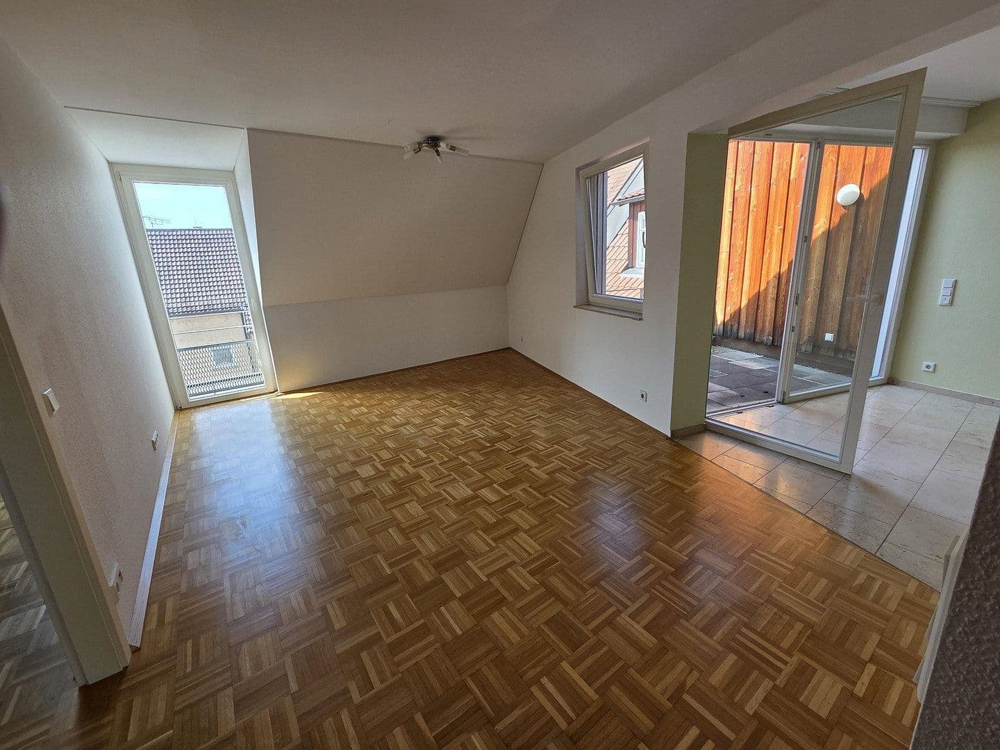 Pronájem bytu 2+kk 63 m², Nürtingerstr. 1, Nürtingen, Bádensko-Württembersko Pronájem bytu 2+kk 63 m², Nürtingerstr. 1, Nürtingen, Bádensko-Württembersko