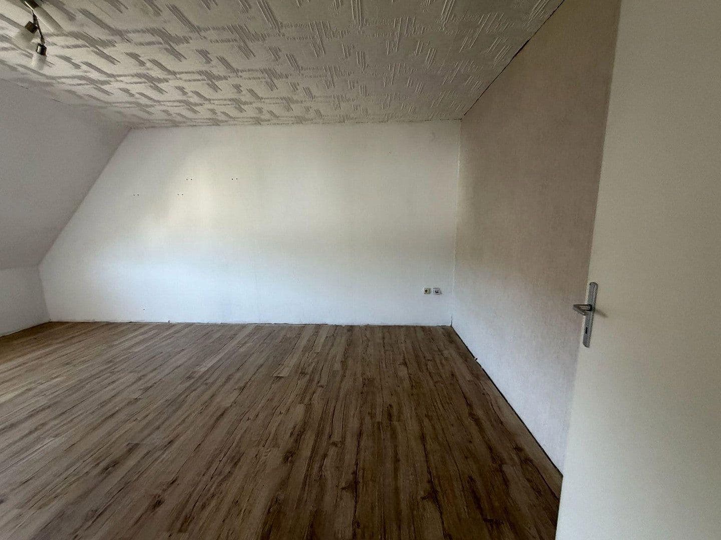Pronájem bytu 3+1 80 m², Menden (Sauerland), Severní Porýní-Vestfálsko Pronájem bytu 3+1 80 m², Menden (Sauerland), Severní Porýní-Vestfálsko