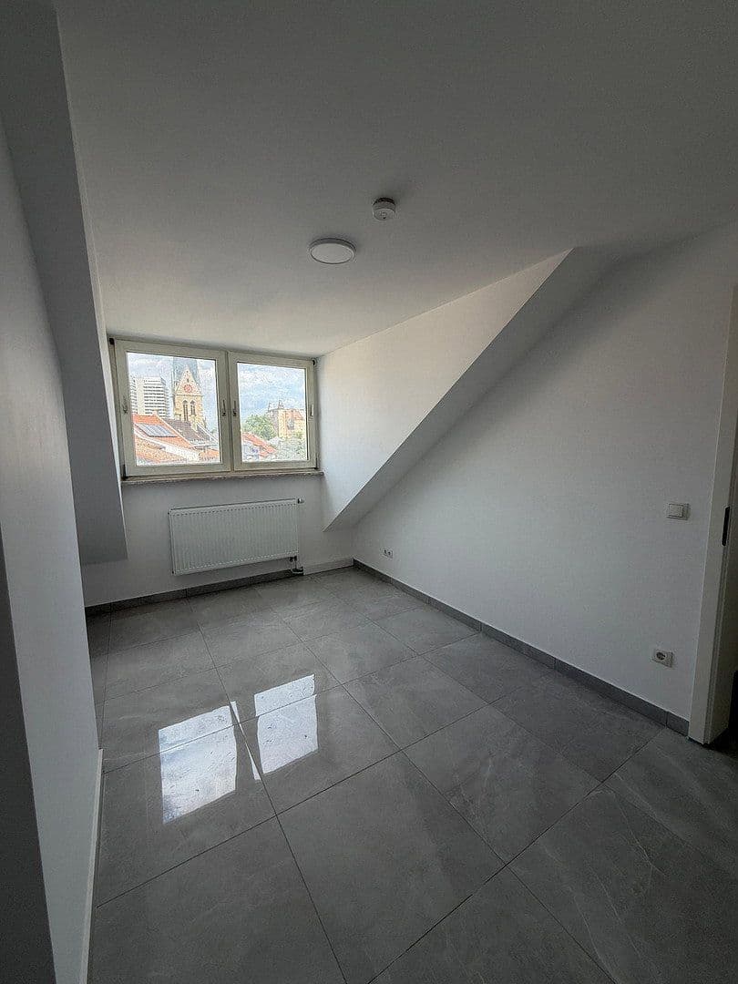 Pronájem bytu 71 m², Goerdelerplatz 10, Ludwigshafen am Rhein, Porýní-Falc Pronájem bytu 71 m², Goerdelerplatz 10, Ludwigshafen am Rhein, Porýní-Falc