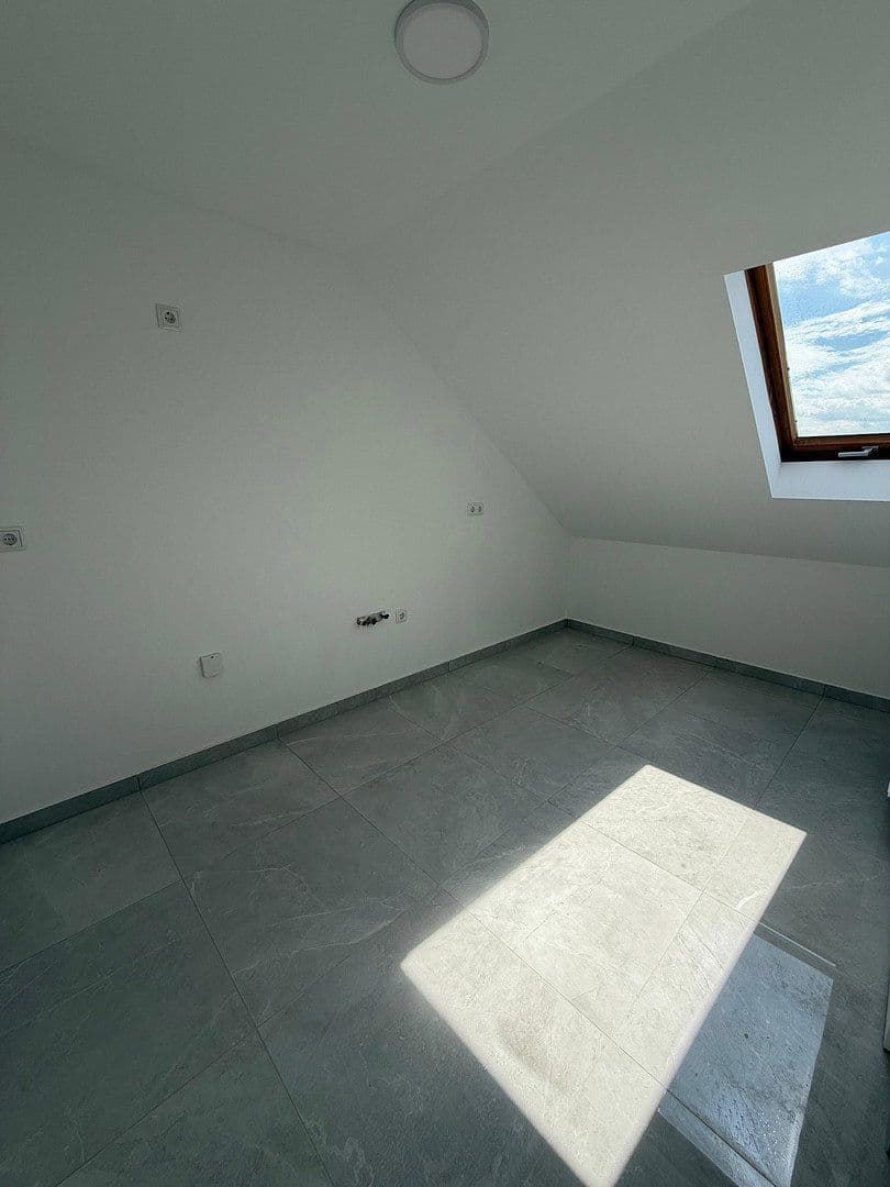 Pronájem bytu 71 m², Goerdelerplatz 10, Ludwigshafen am Rhein, Porýní-Falc Pronájem bytu 71 m², Goerdelerplatz 10, Ludwigshafen am Rhein, Porýní-Falc