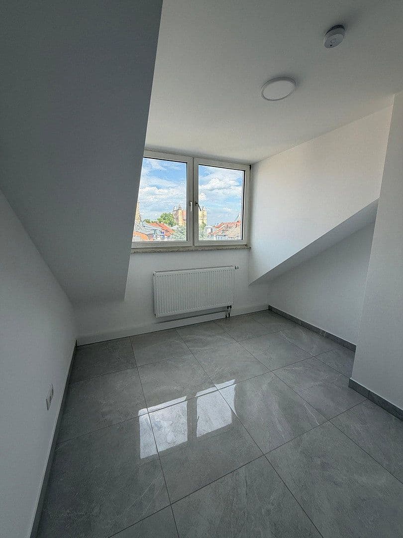 Pronájem bytu 71 m², Goerdelerplatz 10, Ludwigshafen am Rhein, Porýní-Falc Pronájem bytu 71 m², Goerdelerplatz 10, Ludwigshafen am Rhein, Porýní-Falc