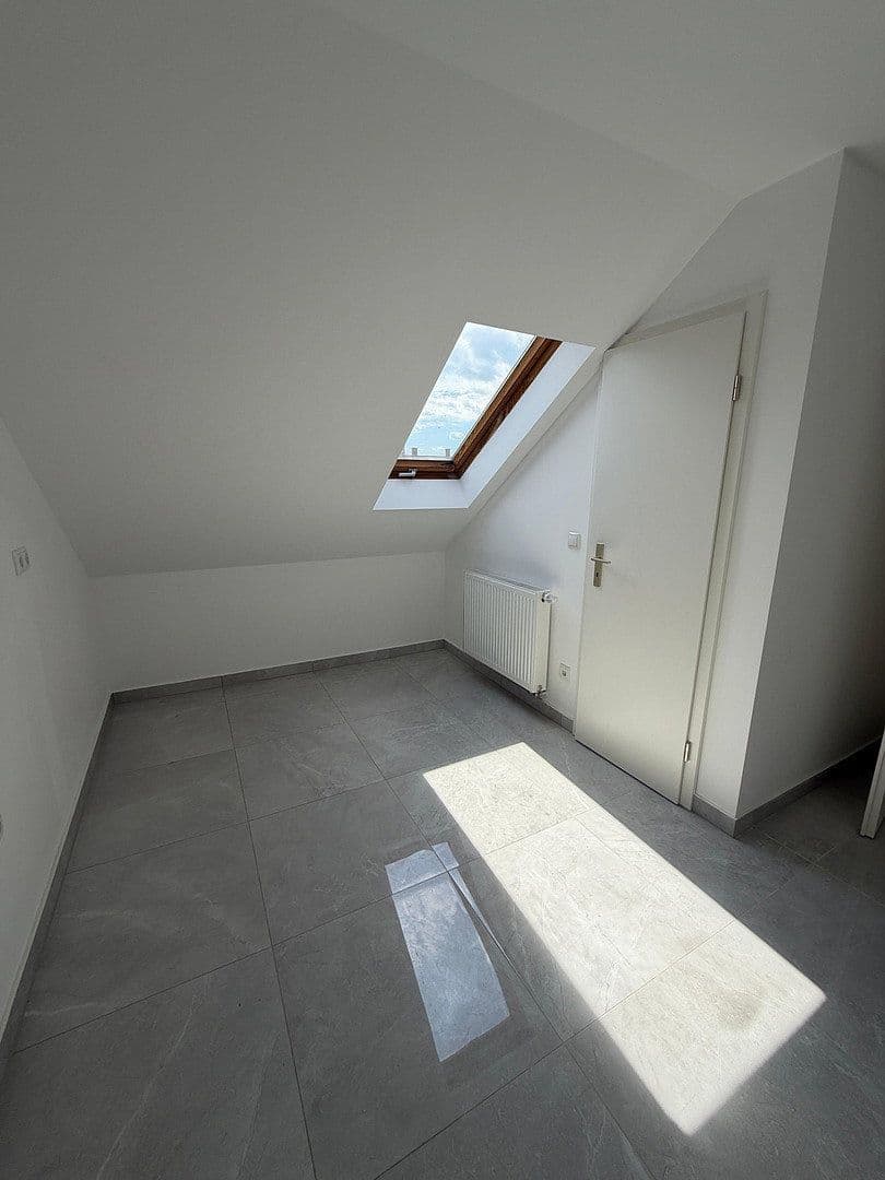Pronájem bytu 71 m², Goerdelerplatz 10, Ludwigshafen am Rhein, Porýní-Falc Pronájem bytu 71 m², Goerdelerplatz 10, Ludwigshafen am Rhein, Porýní-Falc