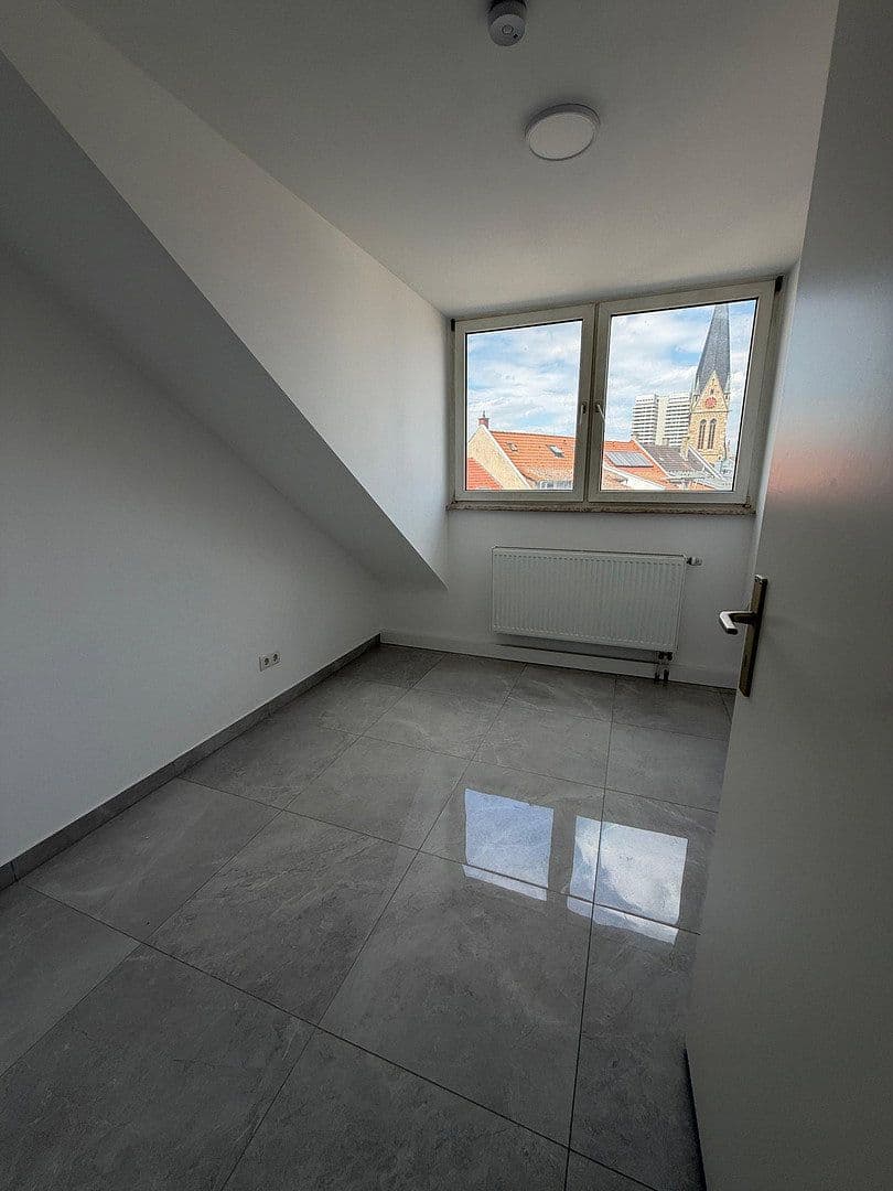 Pronájem bytu 71 m², Goerdelerplatz 10, Ludwigshafen am Rhein, Porýní-Falc Pronájem bytu 71 m², Goerdelerplatz 10, Ludwigshafen am Rhein, Porýní-Falc