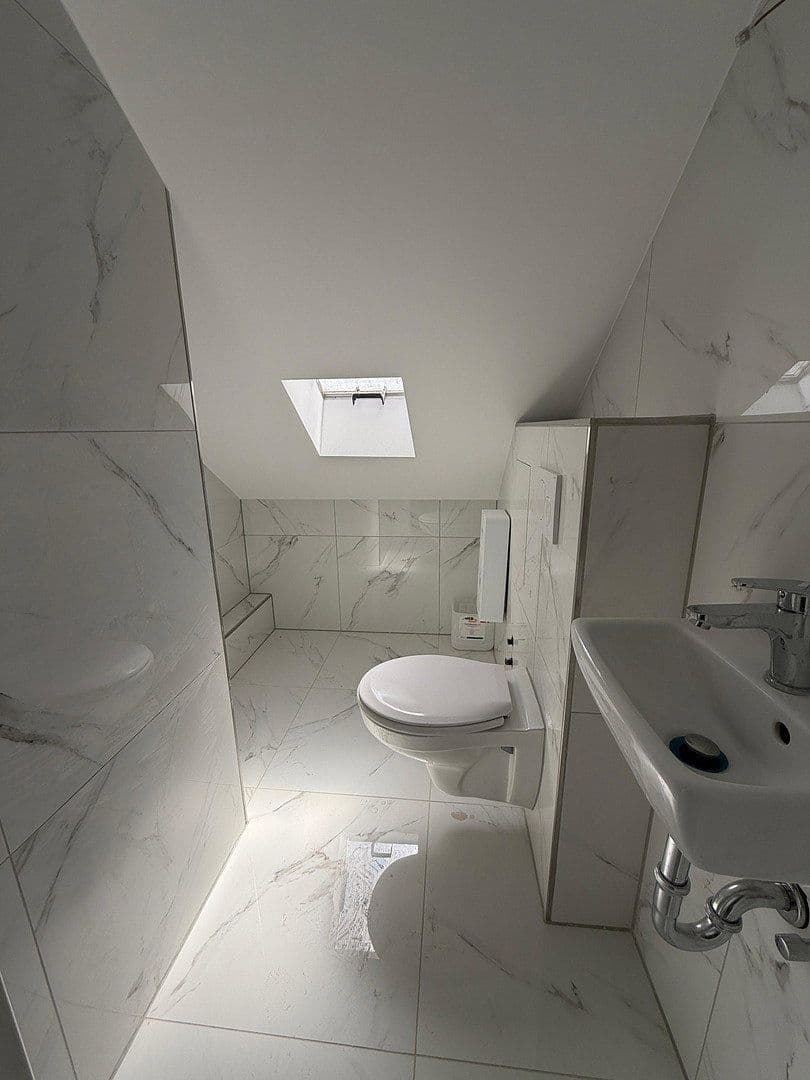 Pronájem bytu 71 m², Goerdelerplatz 10, Ludwigshafen am Rhein, Porýní-Falc Pronájem bytu 71 m², Goerdelerplatz 10, Ludwigshafen am Rhein, Porýní-Falc