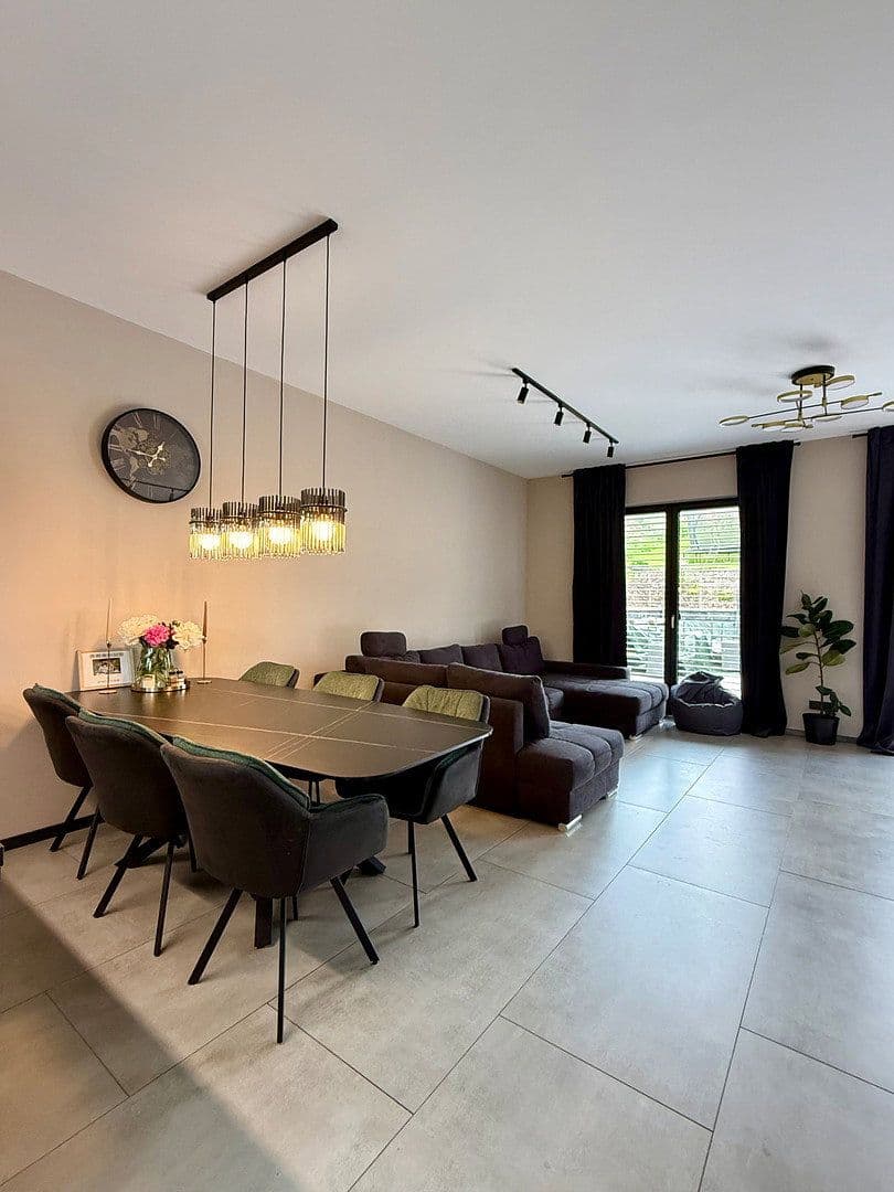 Prodej domu 181 m², pozemek 999 m², Niederhof, Waldbröl, Severní Porýní-Vestfálsko Prodej domu 181 m², pozemek 999 m², Niederhof, Waldbröl, Severní Porýní-Vestfálsko