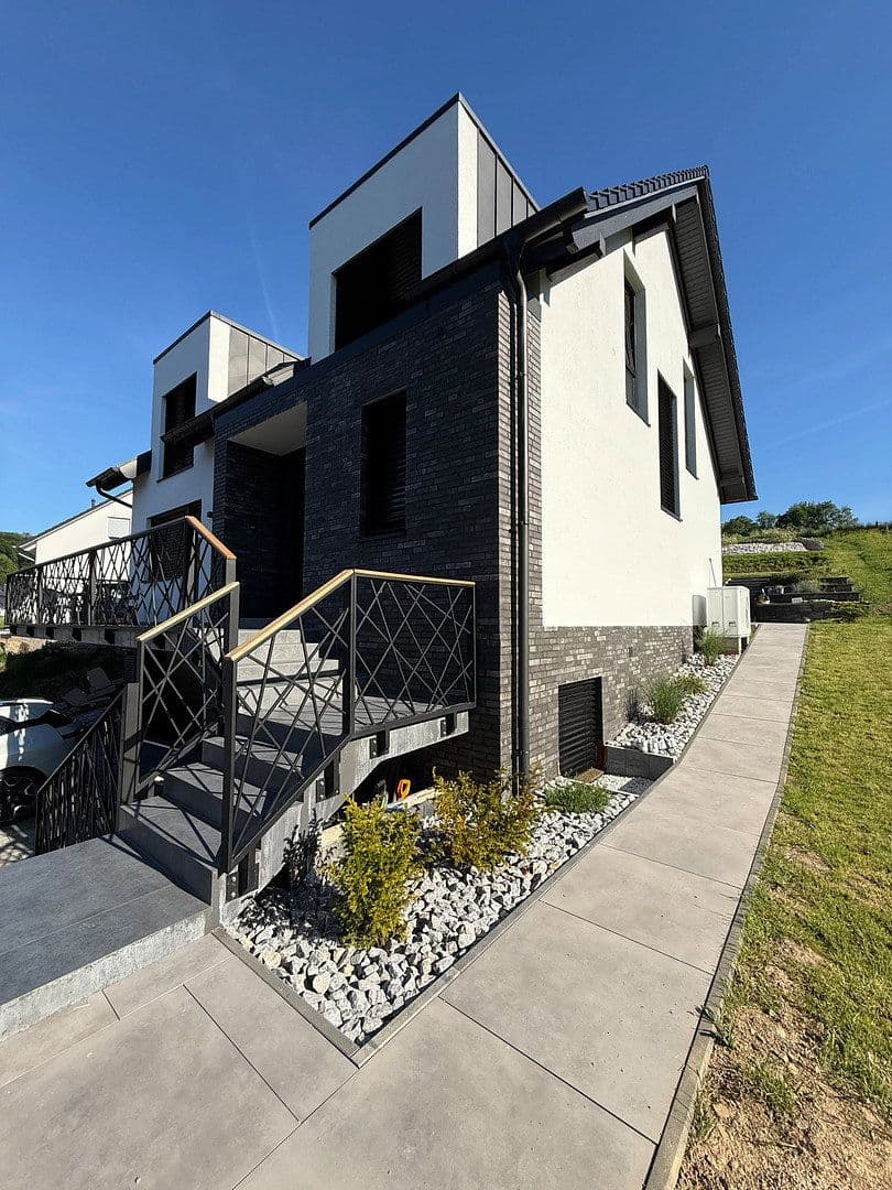 Prodej domu 181 m², pozemek 999 m², Niederhof, Waldbröl, Severní Porýní-Vestfálsko Prodej domu 181 m², pozemek 999 m², Niederhof, Waldbröl, Severní Porýní-Vestfálsko