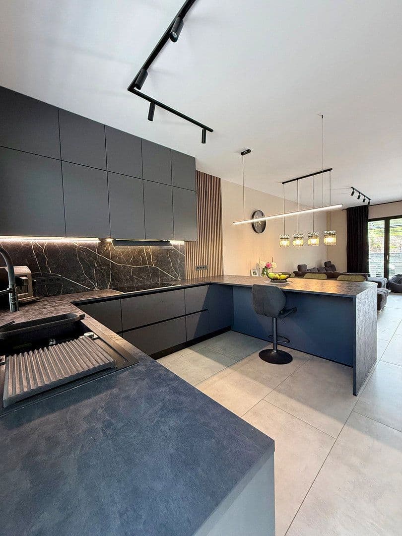 Prodej domu 181 m², pozemek 999 m², Niederhof, Waldbröl, Severní Porýní-Vestfálsko Prodej domu 181 m², pozemek 999 m², Niederhof, Waldbröl, Severní Porýní-Vestfálsko
