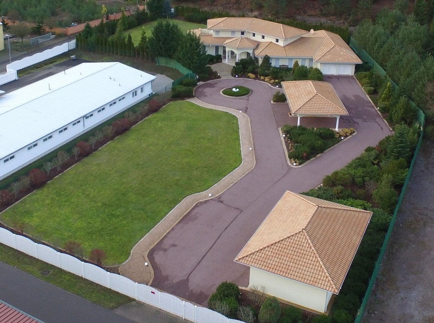 Prodej domu 383 m², pozemek 4.600 m², Gewerbepark Neudahn 1, Nr. 13A, Dahn, Porýní-Falc Prodej domu 383 m², pozemek 4.600 m², Gewerbepark Neudahn 1, Nr. 13A, Dahn, Porýní-Falc