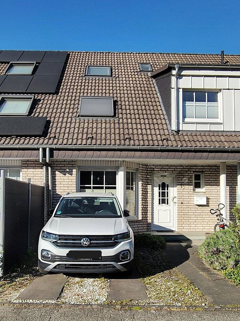 Prodej domu 140 m², pozemek 161 m², Köln, Severní Porýní-Vestfálsko Prodej domu 140 m², pozemek 161 m², Köln, Severní Porýní-Vestfálsko