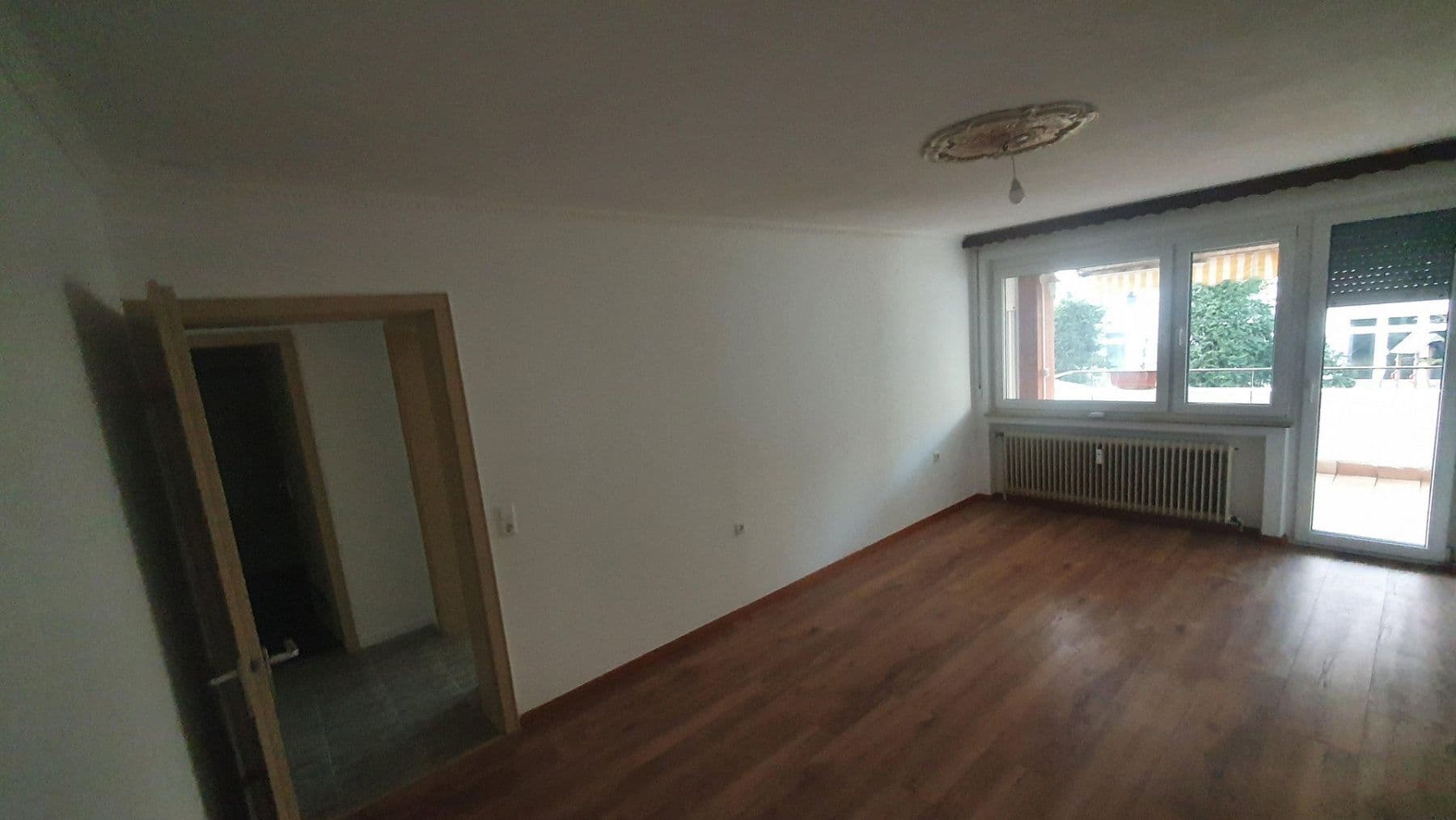 Pronájem bytu 3+1 75 m², Beethovenstraß,5, Esslingen am Neckar, Bádensko-Württembersko Pronájem bytu 3+1 75 m², Beethovenstraß,5, Esslingen am Neckar, Bádensko-Württembersko