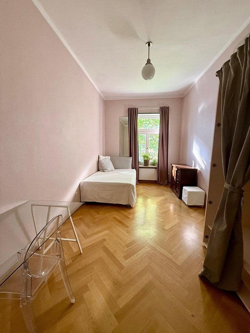 Pronájem bytu 1+1 15 m², Kaiserstraße 40, München, Bavorsko Pronájem bytu 1+1 15 m², Kaiserstraße 40, München, Bavorsko