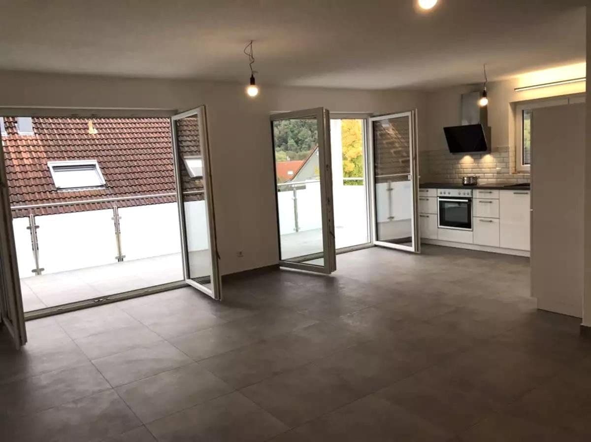 Pronájem bytu 3+kk 85 m², Lauffen am Neckar, Bádensko-Württembersko Pronájem bytu 3+kk 85 m², Lauffen am Neckar, Bádensko-Württembersko