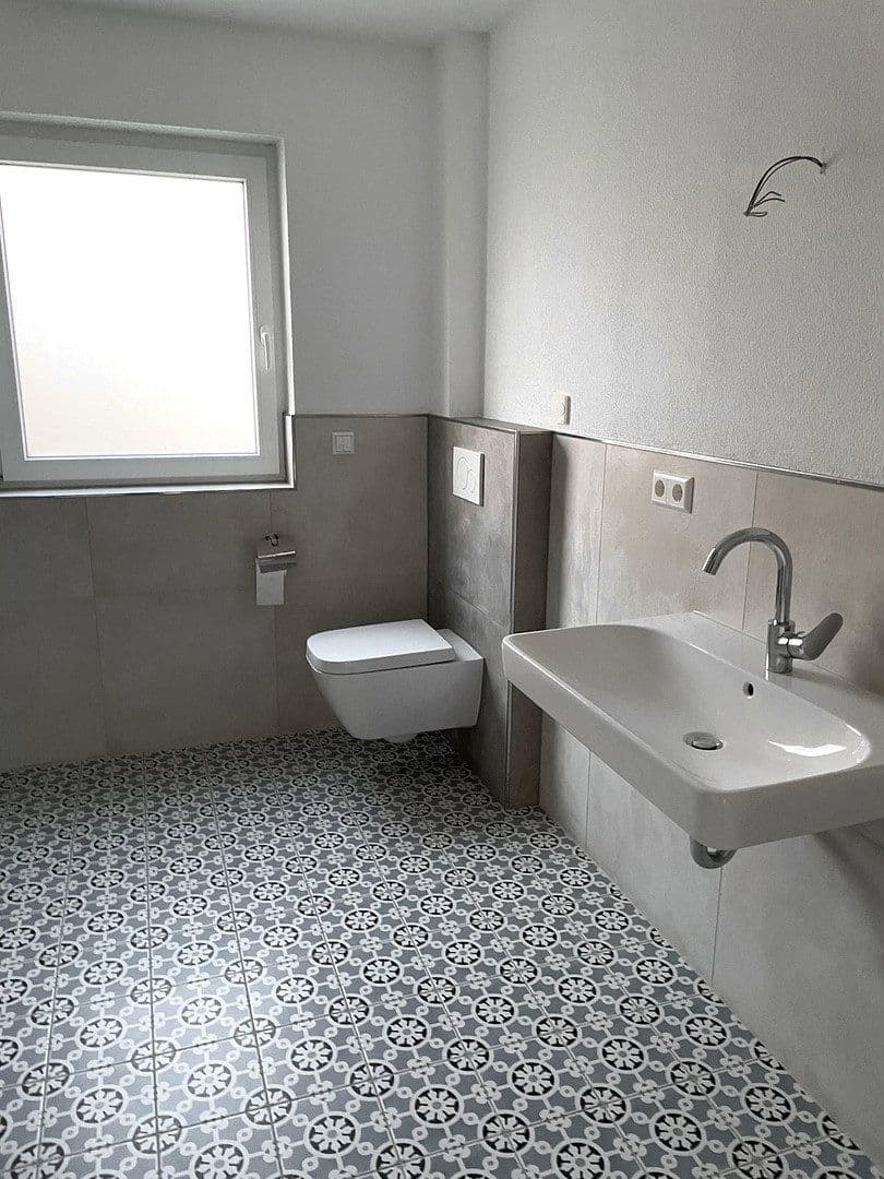 Pronájem bytu 3+kk 85 m², Lauffen am Neckar, Bádensko-Württembersko Pronájem bytu 3+kk 85 m², Lauffen am Neckar, Bádensko-Württembersko