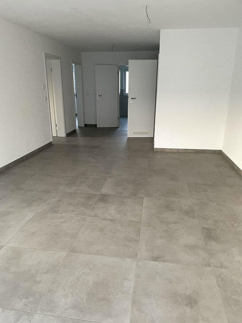 Pronájem bytu 3+kk 85 m², Lauffen am Neckar, Bádensko-Württembersko Pronájem bytu 3+kk 85 m², Lauffen am Neckar, Bádensko-Württembersko