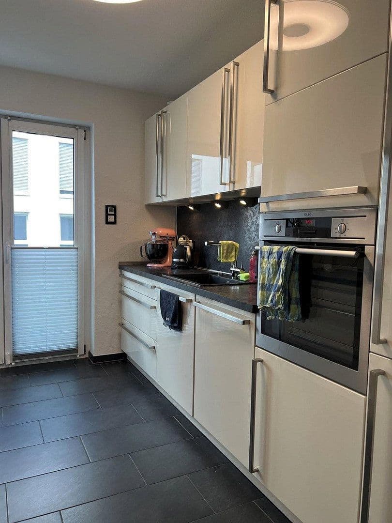 Pronájem bytu 3+kk 94 m², Oswald-Hesse-Straße 14, Stuttgart, Bádensko-Württembersko Pronájem bytu 3+kk 94 m², Oswald-Hesse-Straße 14, Stuttgart, Bádensko-Württembersko