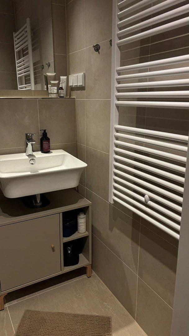 Pronájem bytu 1+1 28 m², Arcostr 10, Berlin, Berlín Pronájem bytu 1+1 28 m², Arcostr 10, Berlin, Berlín