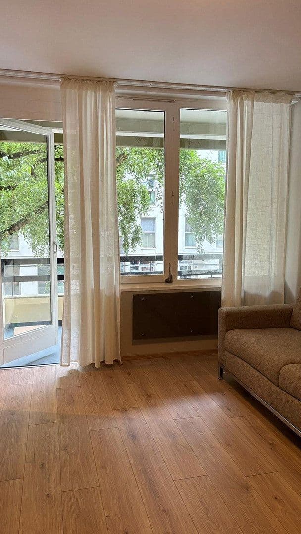 Pronájem bytu 1+1 28 m², Arcostr 10, Berlin, Berlín Pronájem bytu 1+1 28 m², Arcostr 10, Berlin, Berlín