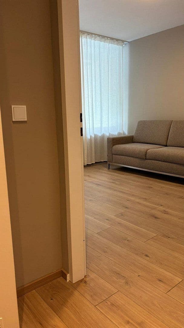 Pronájem bytu 1+1 28 m², Arcostr 10, Berlin, Berlín Pronájem bytu 1+1 28 m², Arcostr 10, Berlin, Berlín