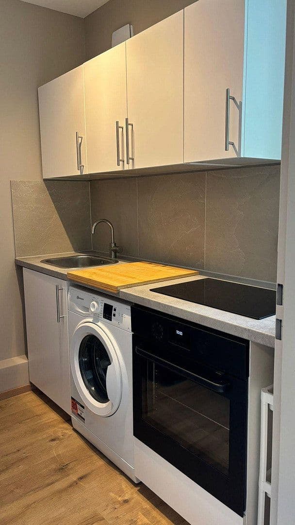 Pronájem bytu 1+1 28 m², Arcostr 10, Berlin, Berlín Pronájem bytu 1+1 28 m², Arcostr 10, Berlin, Berlín