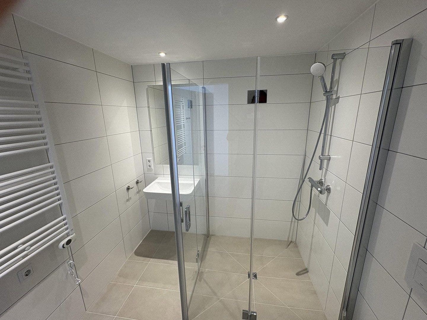 Pronájem bytu 2+1 56 m², Würzburger Straße 37, Stockstadt am Main, Bavorsko Pronájem bytu 2+1 56 m², Würzburger Straße 37, Stockstadt am Main, Bavorsko