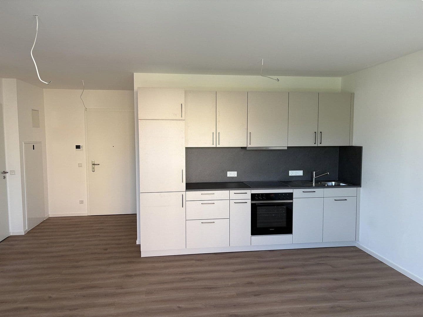 Pronájem bytu 2+1 56 m², Würzburger Straße 37, Stockstadt am Main, Bavorsko Pronájem bytu 2+1 56 m², Würzburger Straße 37, Stockstadt am Main, Bavorsko
