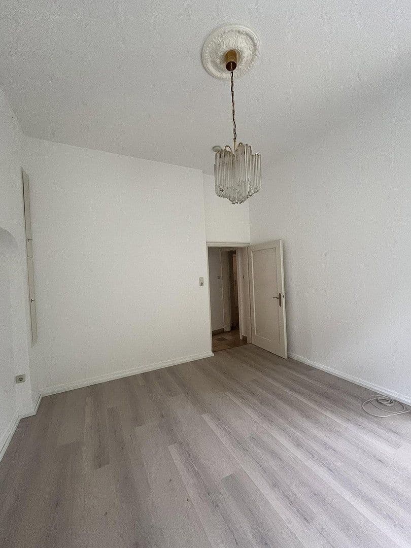 Pronájem bytu 5+1 155 m², Körnerstr.18, Offenbach, Hessen Pronájem bytu 5+1 155 m², Körnerstr.18, Offenbach, Hessen