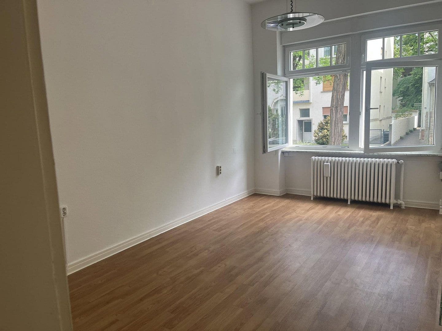 Pronájem bytu 5+1 155 m², Körnerstr.18, Offenbach, Hessen Pronájem bytu 5+1 155 m², Körnerstr.18, Offenbach, Hessen